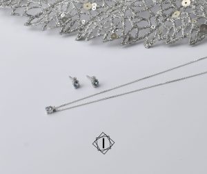 Komplet minđuše i ogrlica